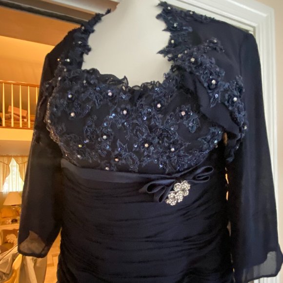 Mother of the Bride: Navy Gown - Picture 1 of 7